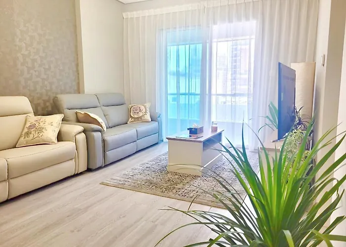 Fully Furnished 2 Bedroom Apartment In Dubai Marina